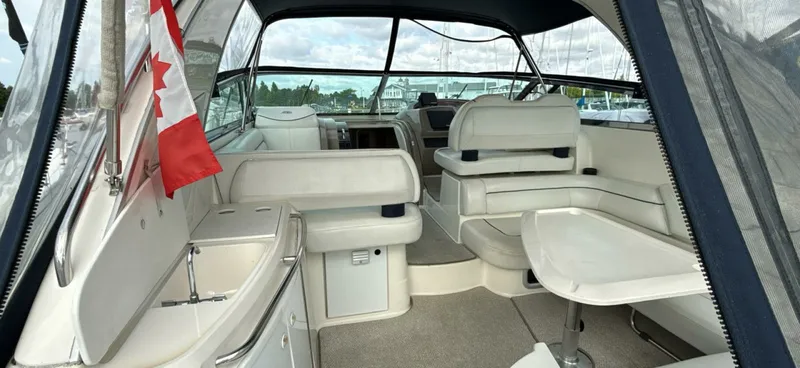 Slide: The Image of 1998 Bayliner 4085 Avanti - 7838786
