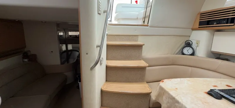 Slide: The Image of 1998 Bayliner 4085 Avanti - 7838847