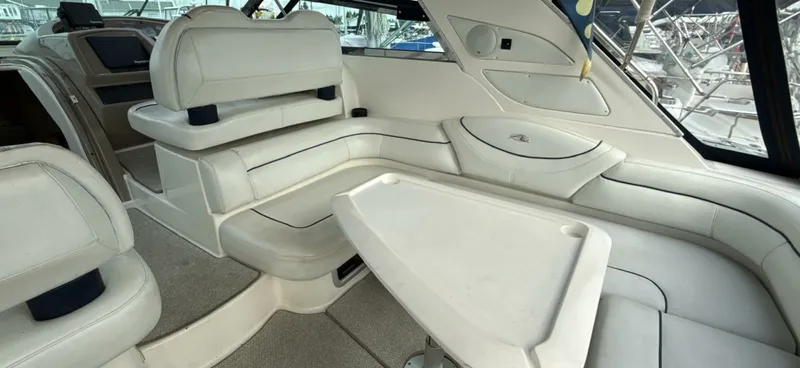 Slide: The Image of 1998 Bayliner 4085 Avanti - 7838788