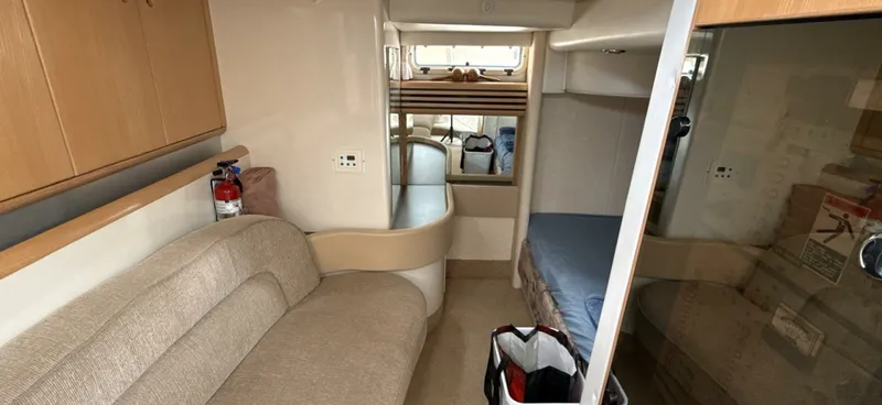 Slide: The Image of 1998 Bayliner 4085 Avanti - 7838841