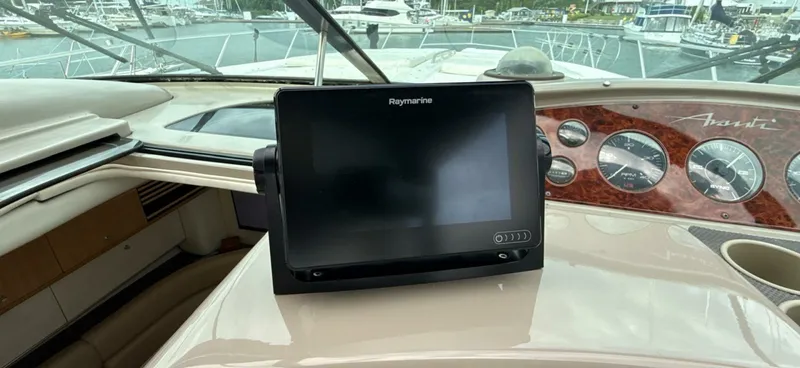 Slide: The Image of 1998 Bayliner 4085 Avanti - 7838799