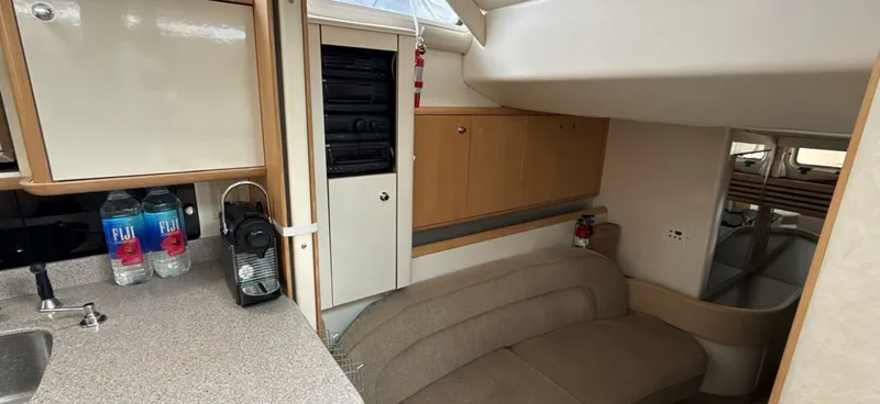 Slide: The Image of 1998 Bayliner 4085 Avanti - 7838838