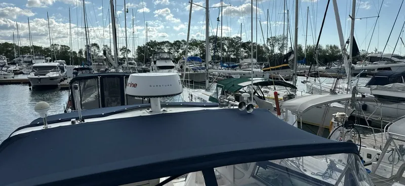 Slide: The Image of 1998 Bayliner 4085 Avanti - 7838785