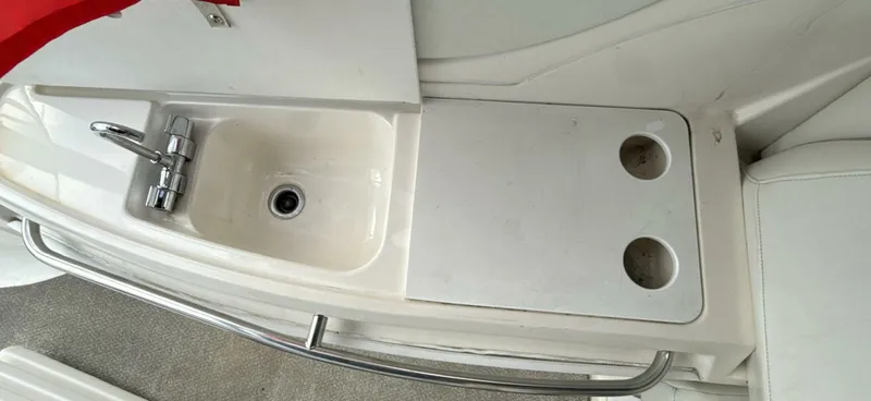 Slide: The Image of 1998 Bayliner 4085 Avanti - 7838792
