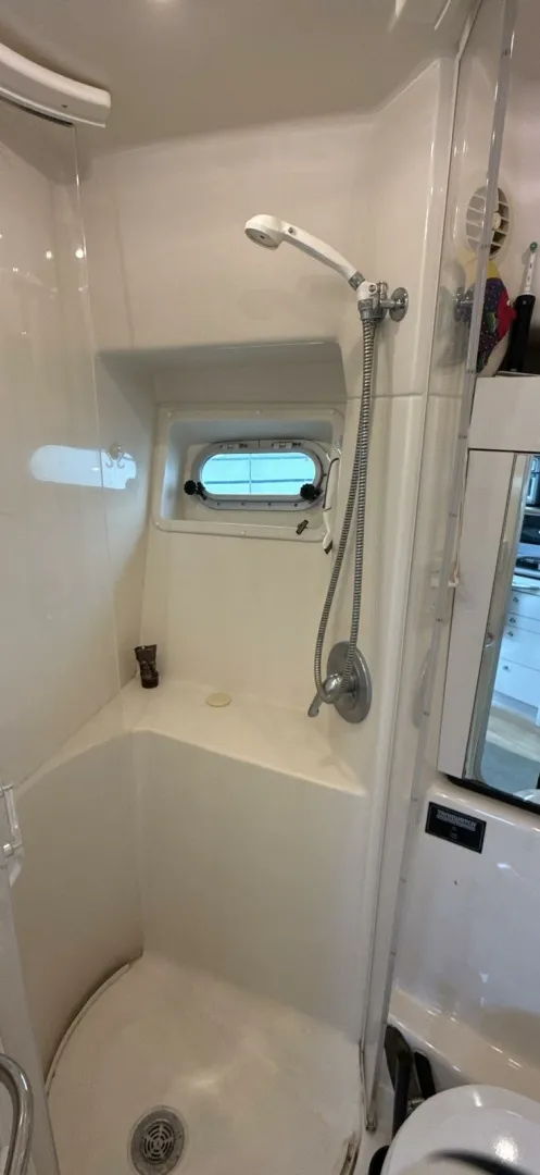 Slide: The Image of 1998 Bayliner 4085 Avanti - 7838832