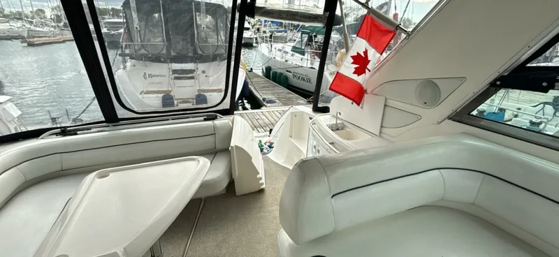Slide: The Image of 1998 Bayliner 4085 Avanti - 7838812