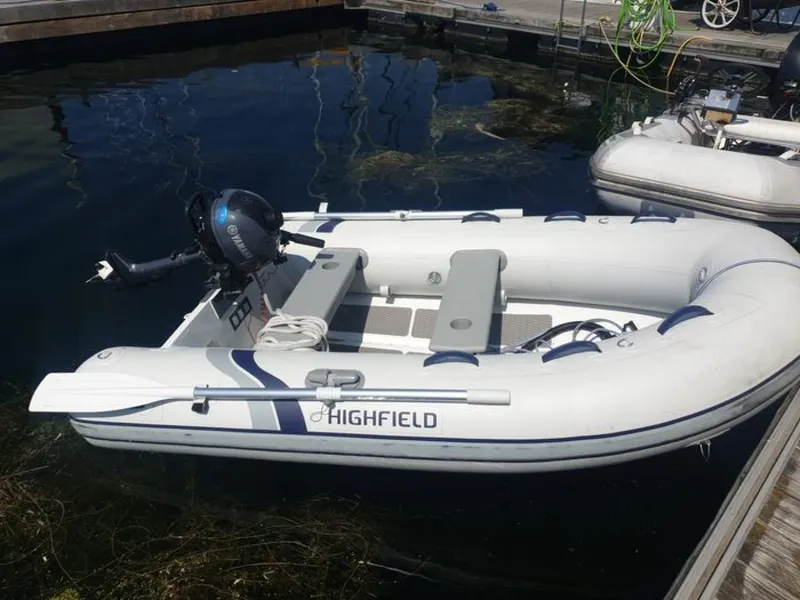 Slide: The Image of 1998 Bayliner 4085 Avanti - 7838854