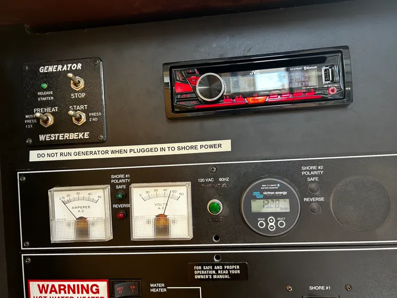 Slide: The Image of 1994 Carver 390 - 7839091