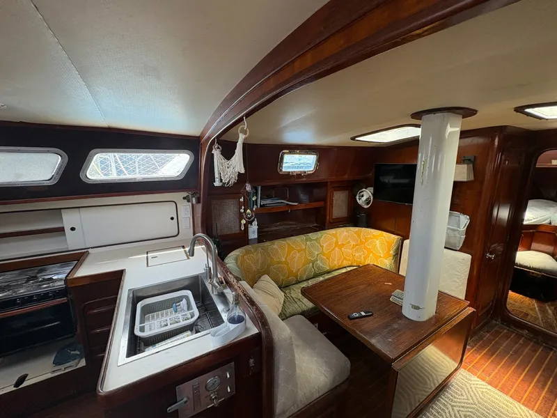 Slide: The Image of 1980 Gulfstar 50 CC Ketch - 7839177