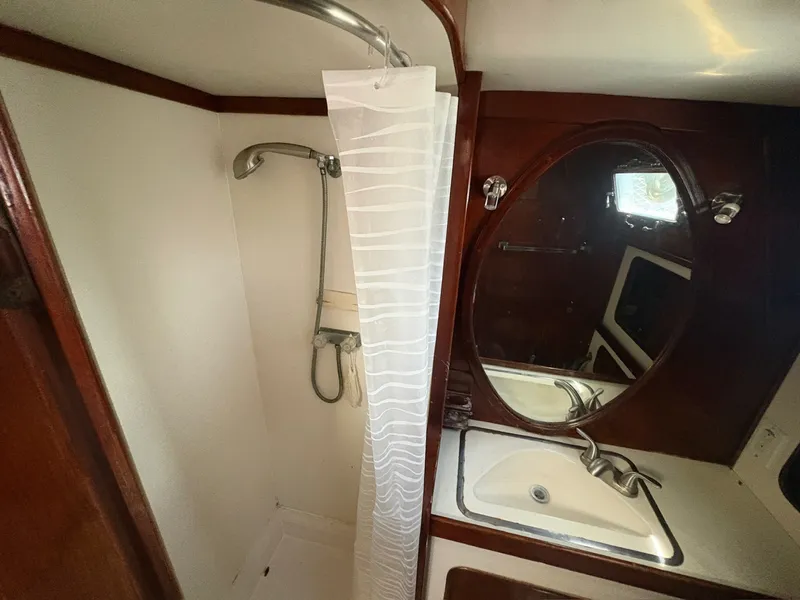 Slide: The Image of 1980 Gulfstar 50 CC Ketch - 7839199