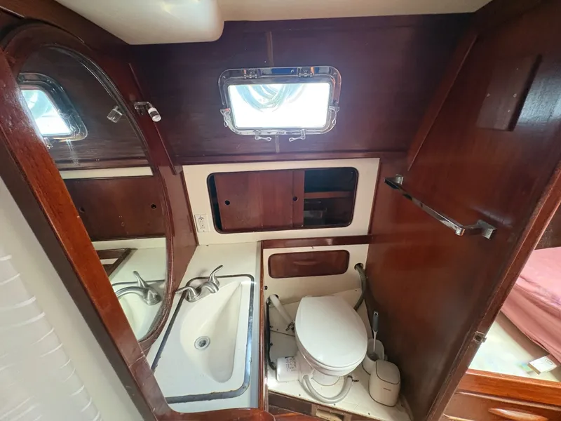 Slide: The Image of 1980 Gulfstar 50 CC Ketch - 7839193