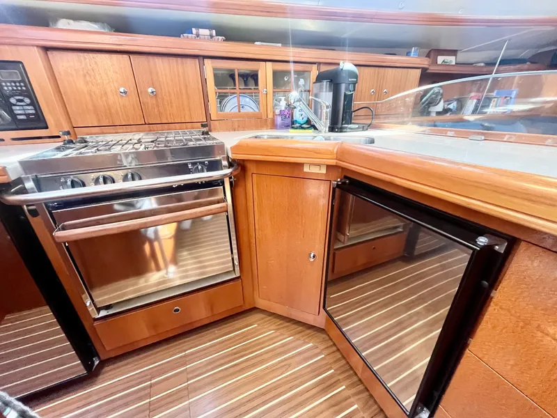 Slide: The Image of 2005 Hunter  41 Aft Cabin - 7839261