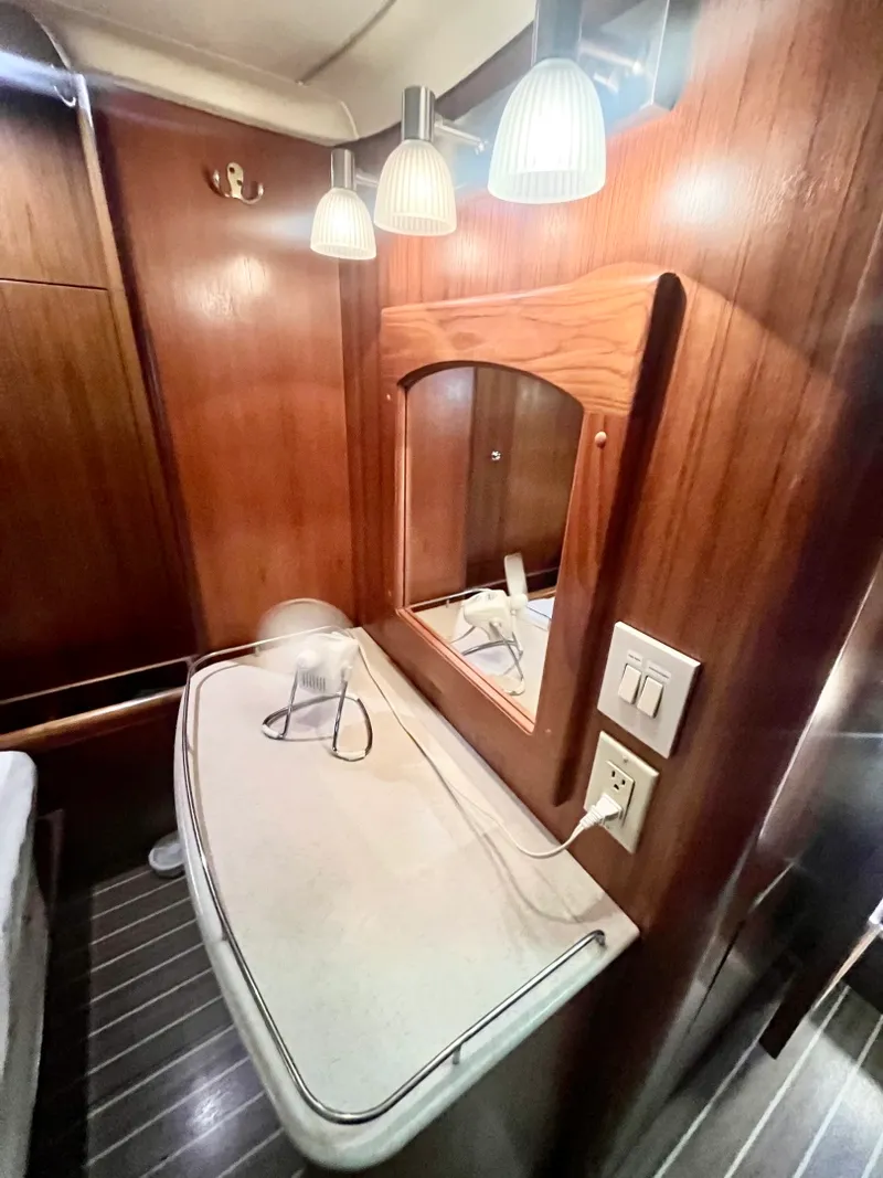Slide: The Image of 2005 Hunter  41 Aft Cabin - 7839267