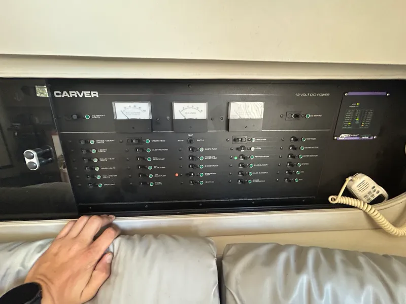 Slide: The Image of 1990 Carver 380 Santego - 7839322