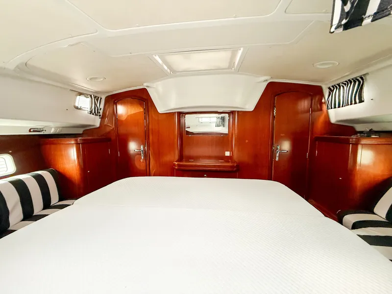 Slide: The Image of 2005 Beneteau Oceanis Clipper 423 - 7839370