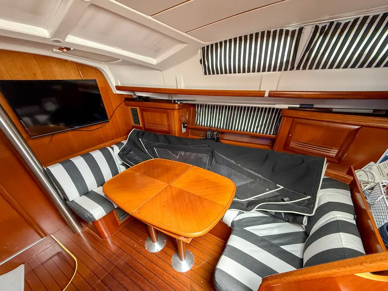 Slide: The Image of 2005 Beneteau Oceanis Clipper 423 - 7839355