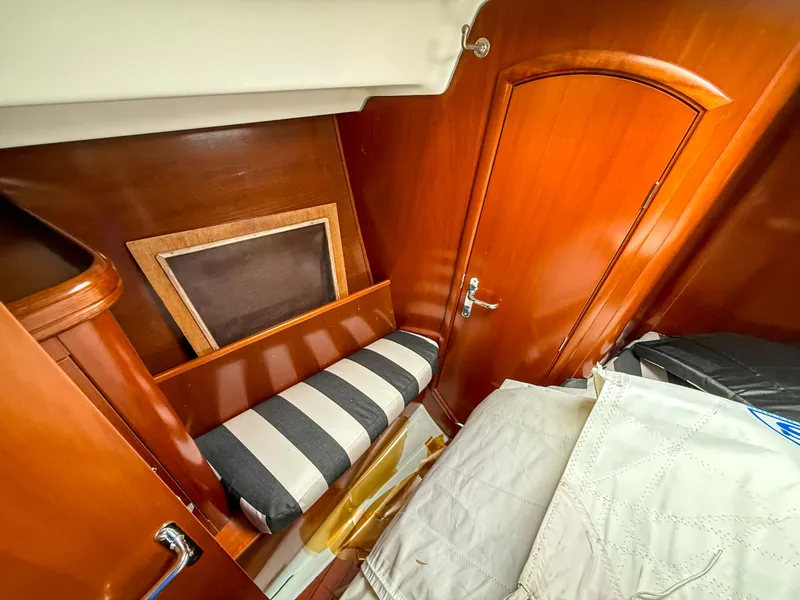 Slide: The Image of 2005 Beneteau Oceanis Clipper 423 - 7839375