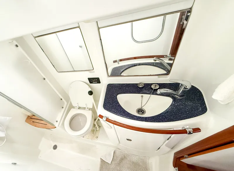 Slide: The Image of 2005 Beneteau Oceanis Clipper 423 - 7839372