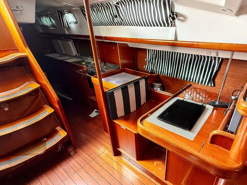 Slide: The Image of 2005 Beneteau Oceanis Clipper 423 - 7839357