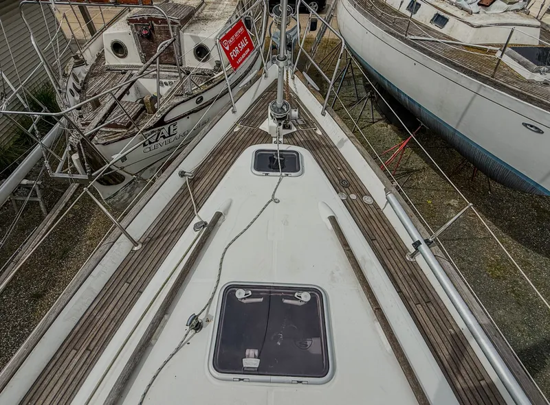 Slide: The Image of 2005 Beneteau Oceanis Clipper 423 - 7839351