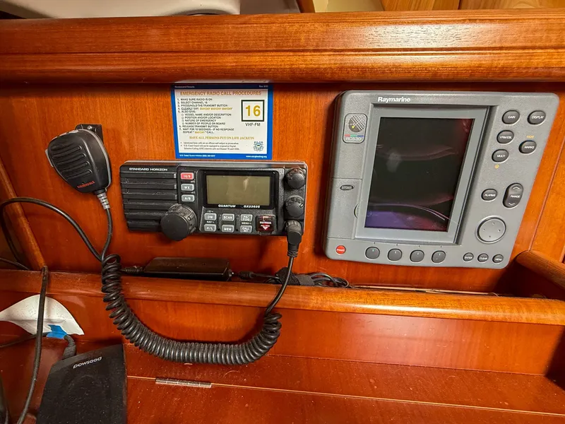 Slide: The Image of 2005 Beneteau Oceanis Clipper 423 - 7839358