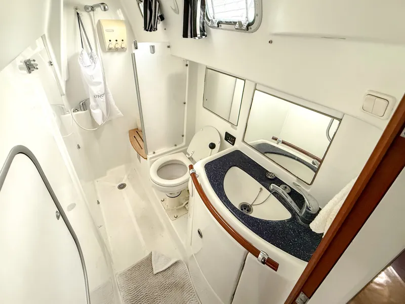 Slide: The Image of 2005 Beneteau Oceanis Clipper 423 - 7839371