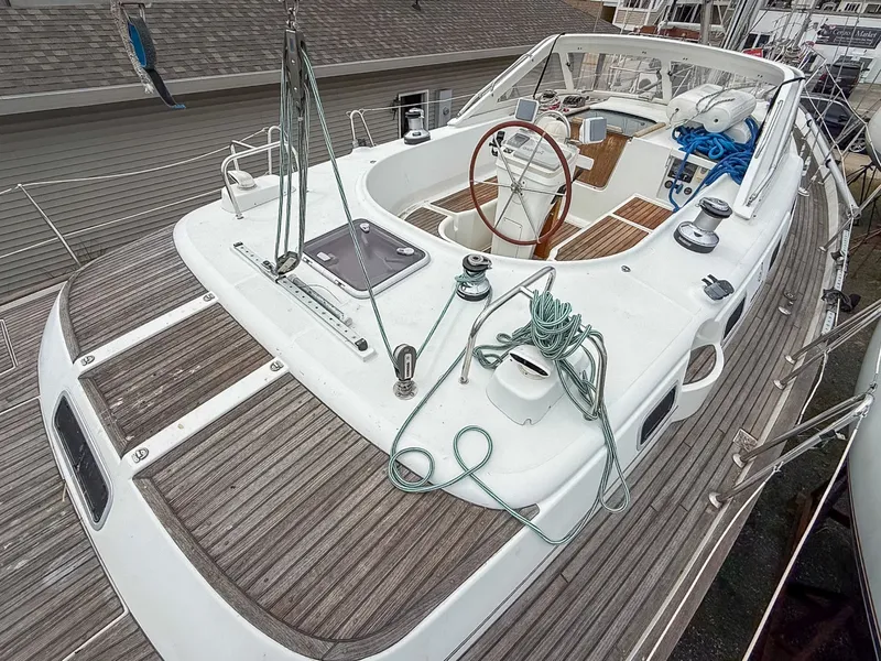 Slide: The Image of 2005 Beneteau Oceanis Clipper 423 - 7839343