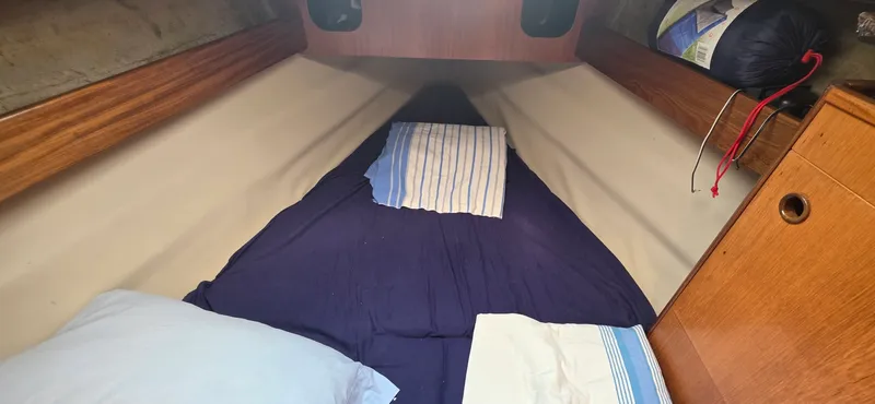 Slide: The Image of 1985 Beneteau First 305 - 7839516