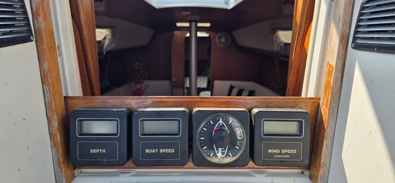 Slide: The Image of 1985 Beneteau First 305 - 7839523