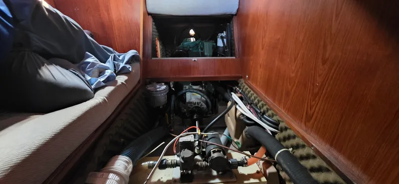 Slide: The Image of 1985 Beneteau First 305 - 7839522