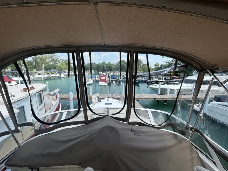 Slide: The Image of 1999 Sea Ray 400 Sedan bridge - 7839534