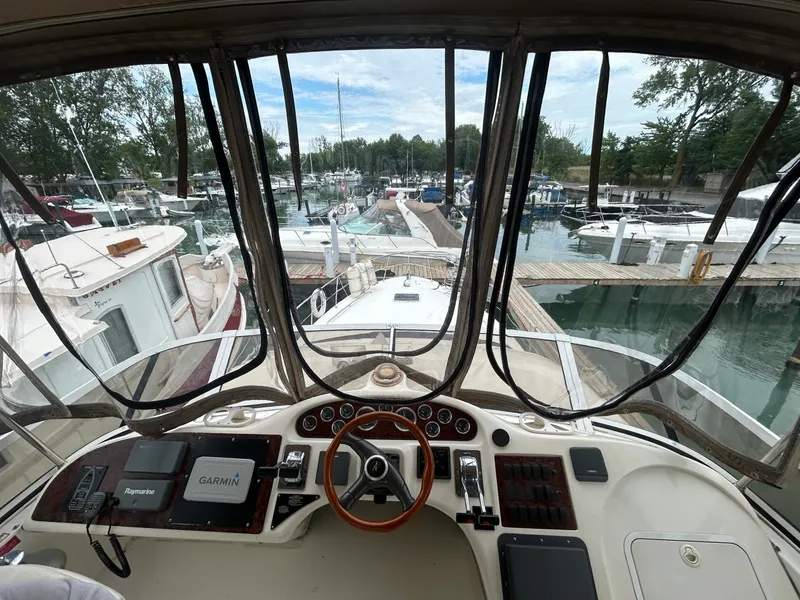 Slide: The Image of 1999 Sea Ray 400 Sedan bridge - 7839535