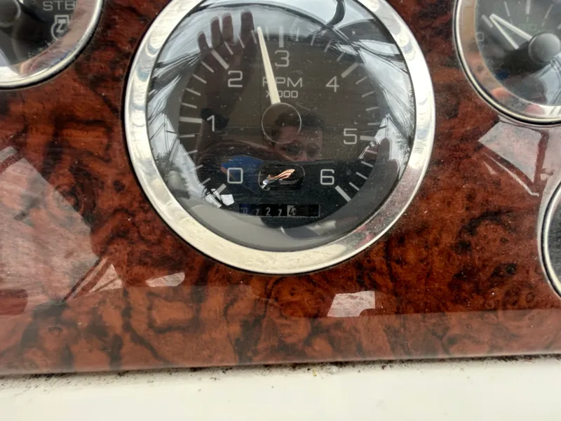 Slide: The Image of 1999 Sea Ray 400 Sedan bridge - 7839560