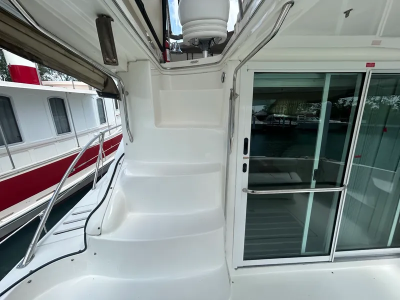 Slide: The Image of 1999 Sea Ray 400 Sedan bridge - 7839530