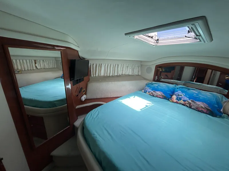 Slide: The Image of 1999 Sea Ray 400 Sedan bridge - 7839554