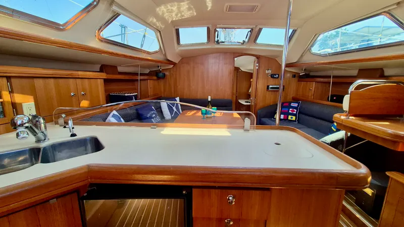 Slide: The Image of 2006 Hunter 410 Deck Salon - 7839603