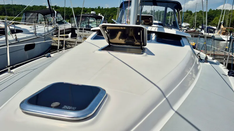 Slide: The Image of 2006 Hunter 410 Deck Salon - 7839581