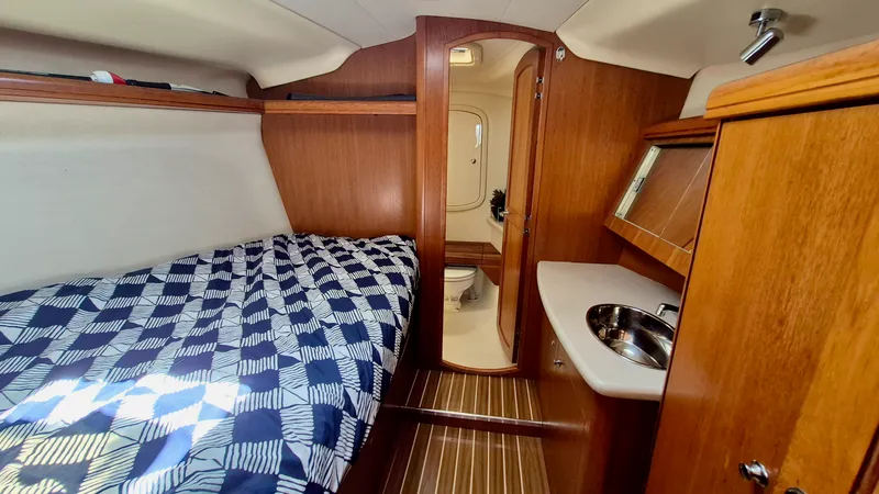 Slide: The Image of 2006 Hunter 410 Deck Salon - 7839619
