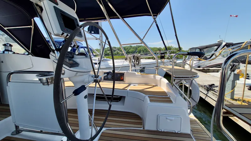 Slide: The Image of 2006 Hunter 410 Deck Salon - 7839591
