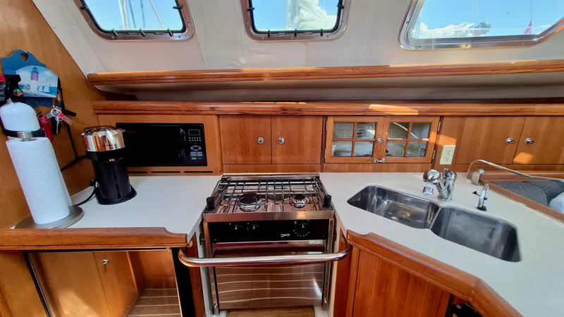 Slide: The Image of 2006 Hunter 410 Deck Salon - 7839606
