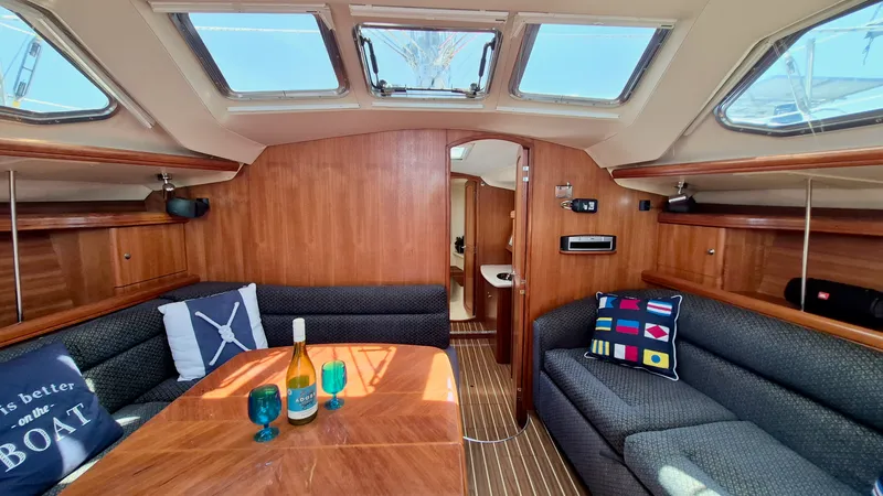 Slide: The Image of 2006 Hunter 410 Deck Salon - 7839618