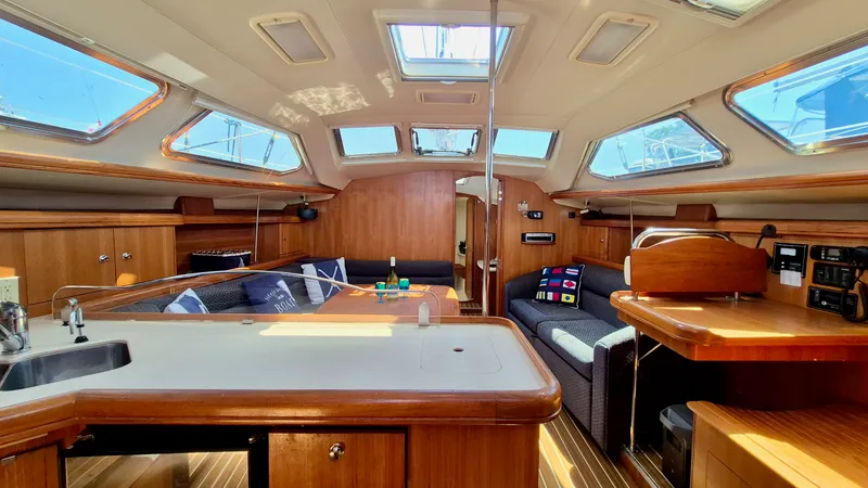 Slide: The Image of 2006 Hunter 410 Deck Salon - 7839601
