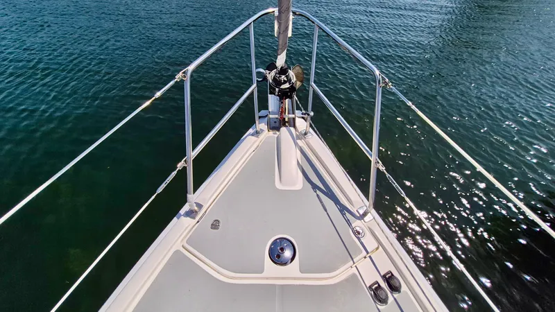 Slide: The Image of 2006 Hunter 410 Deck Salon - 7839579