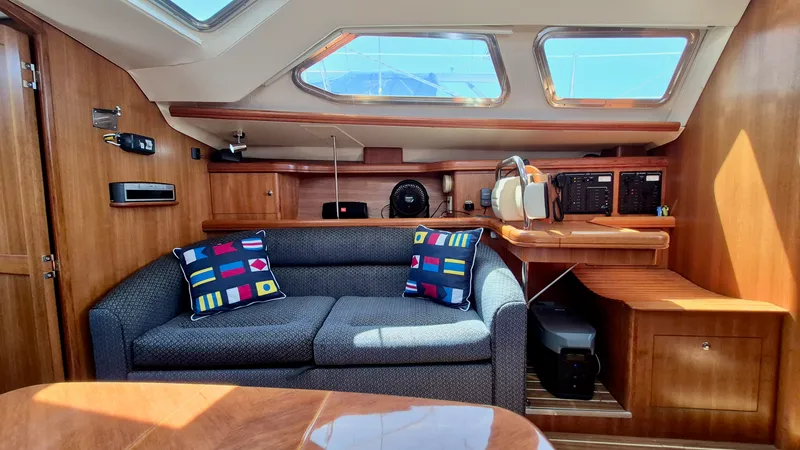 Slide: The Image of 2006 Hunter 410 Deck Salon - 7839615