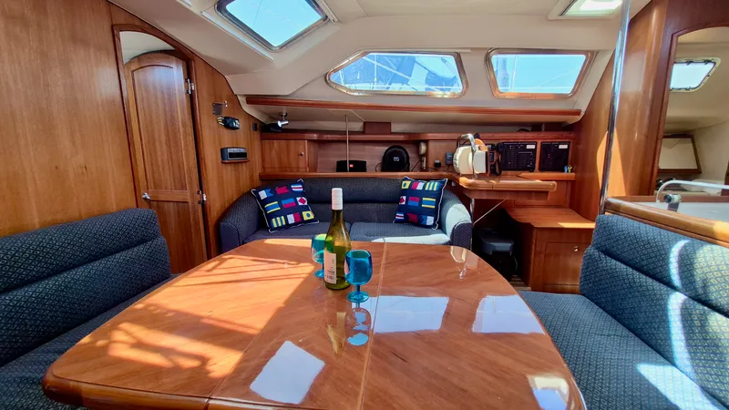 Slide: The Image of 2006 Hunter 410 Deck Salon - 7839616