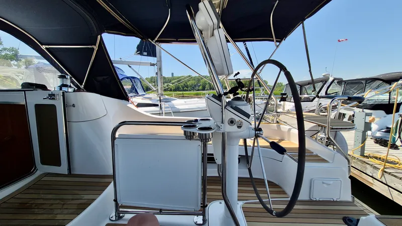 Slide: The Image of 2006 Hunter 410 Deck Salon - 7839584