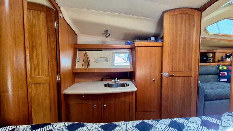 Slide: The Image of 2006 Hunter 410 Deck Salon - 7839621