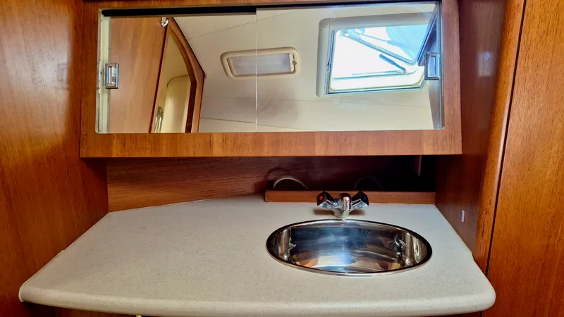 Slide: The Image of 2006 Hunter 410 Deck Salon - 7839620