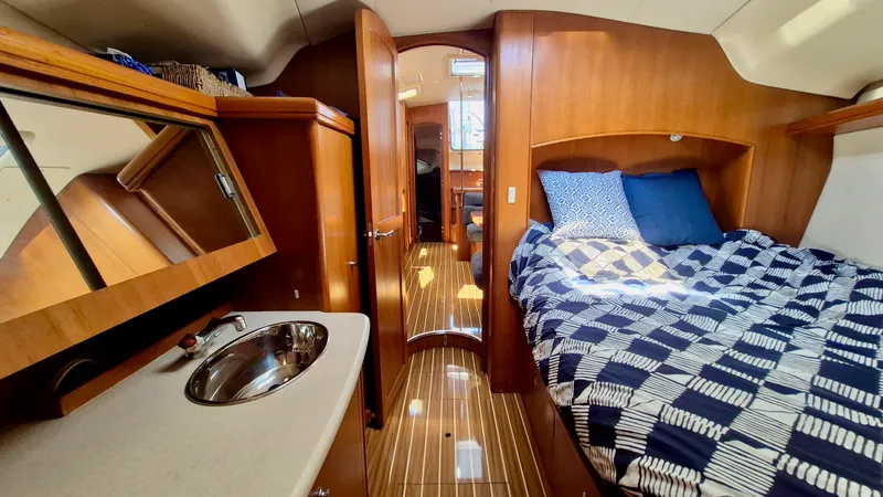 Slide: The Image of 2006 Hunter 410 Deck Salon - 7839624
