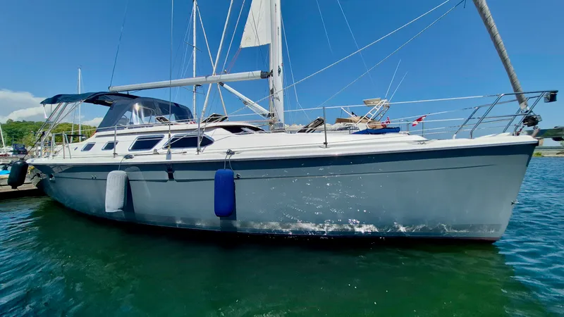 The Image of 2006 Hunter 410 Deck Salon - 7839564